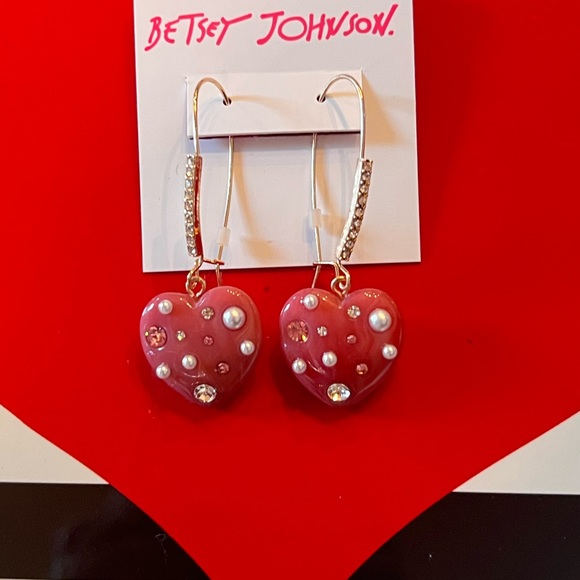 New Betsey Johnson Stone Heart Dangle Earrings - Picture 13 of 15